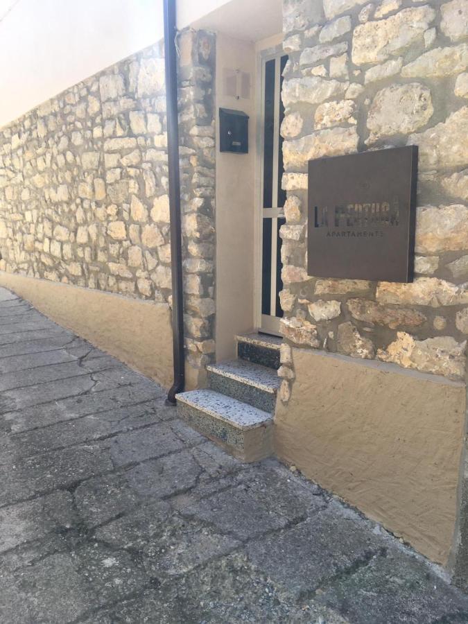 Apartaments La Pertusa 2O Corca  Zewnętrze zdjęcie